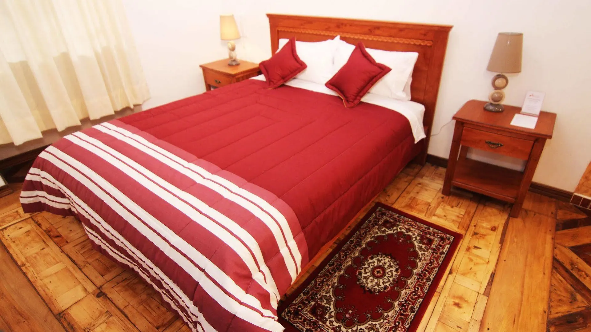 Casa Hotel Las Plazas Quito 3*,