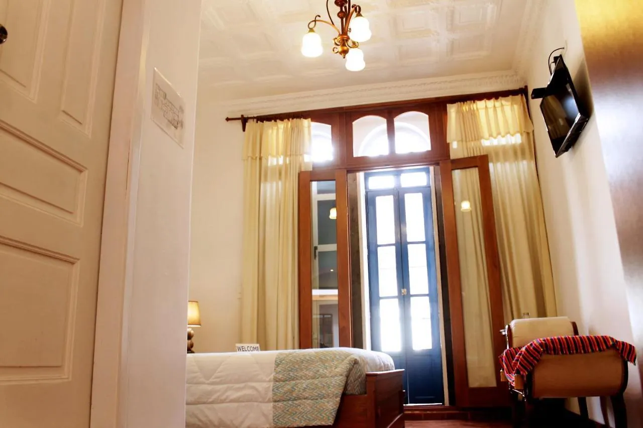 Casa Hotel Las Plazas Quito 3*,